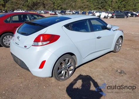 2015 Hyundai Veloster Re:flex z USA, uszkodzony, nr VIN KMHTC6AD8FU222307